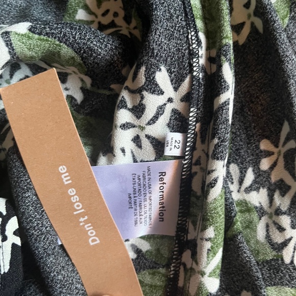 Reformation Baxley Dress in Aroma - Picture 4 of 6